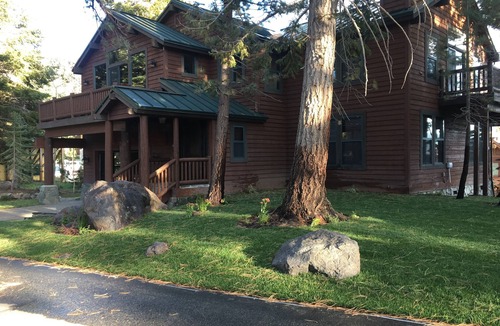 Mammoth Lakes House | Ski-in/Ski-Out 5 Bedroom Luxury Home