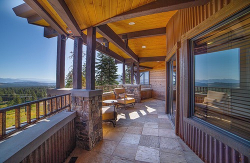 Mammoth Lakes House | Ski-In Ski-Out Luxurious Mountain Estate 298