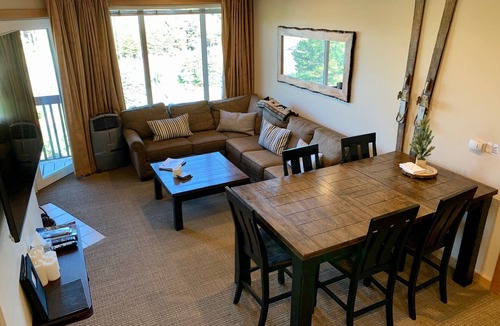 Mammoth Lakes Condo | Ski-In/Ski-Out - Top Floor - Juniper Spring Lodge Unit 533