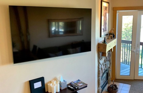 Mammoth Lakes Condo | Ski-In/Ski-Out - Top Floor - Juniper Spring Lodge Unit 533