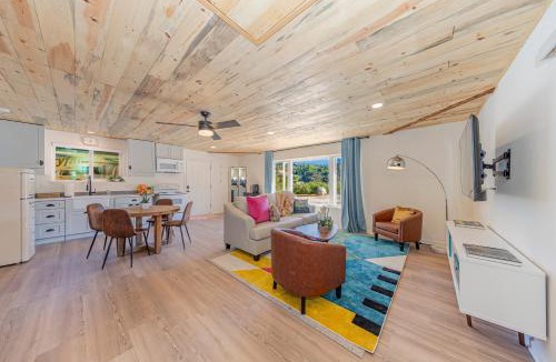 Yosemite Forks House | Skyfalls Retreat Mid-Century Guesthouse near Yosemite