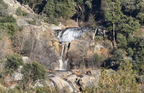 Yosemite Forks House | Skyfalls Retreat Mid-Century Guesthouse near Yosemite
