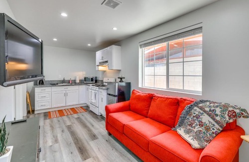 San Fernando Apartment | Sleek San Fernando Studio ~ 14 Mi to Universal