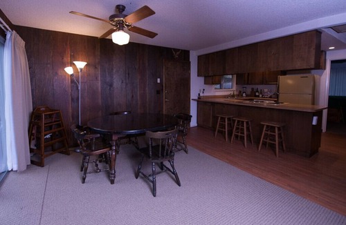 Twain Harte Cabin | sleeps 18, room for the whole family, lake privileges, steps from the lake.