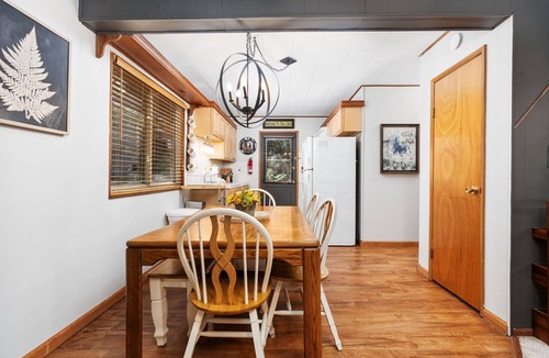 Sierra Cedars Cabin | Smoke Tree | Newly Updated Cozy Cabin Retreat