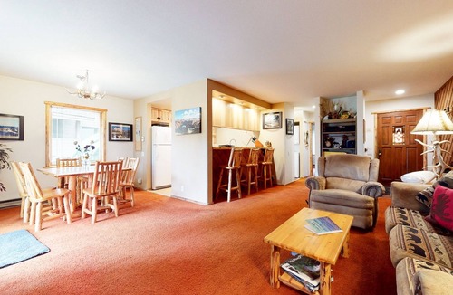 Mammoth Lakes Condo | Snowcreek II #253 1 Bedroom Condo by RedAwning