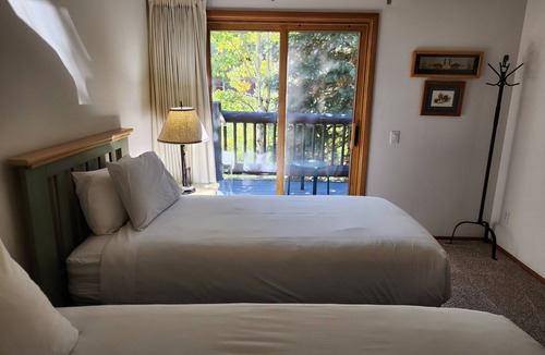 Mammoth Lakes House | Snowcreek Resort Vacation Rental 934