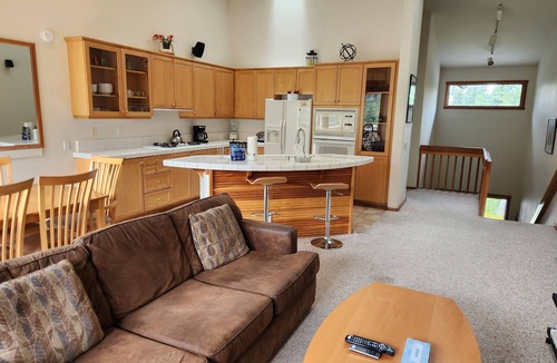Mammoth Lakes House | Snowcreek Resort Vacation Rental 954