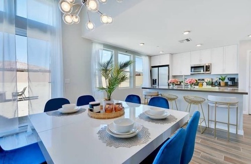 Desert Hot Springs House | Sol Mate Mountain View Home