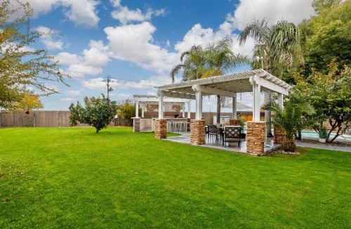 Pumpkin Center House | SolVista Retreats