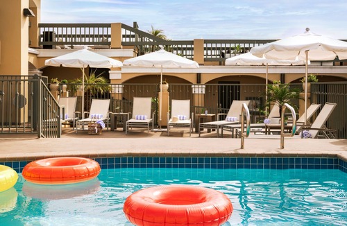Laguna Beach Apartment | Sonder La Ensenada | Double Queen Room w/Balcony