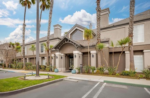 Torrance Hotel | Sonesta ES Suites Torrance Redondo Beach