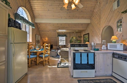 Sonora House | Sonora Home on 10 Resort Acres with Shared Pool!