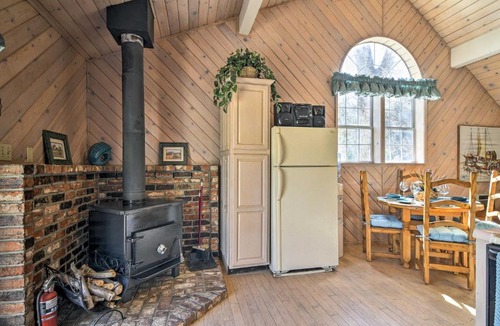 Sonora House | Sonora Home on 10 Resort Acres with Shared Pool!