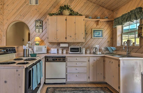 Sonora House | Sonora Home on 10 Resort Acres w/ Shared Pool!