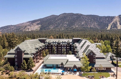 South Lake Tahoe Villa | South Lake Tahoe | Pool & Ski Access | 2BR Deluxe