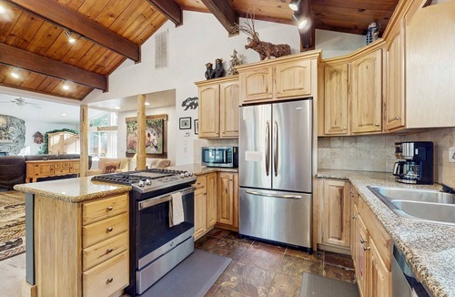 Country Club Estates House | South Lake Tahoe Retreat: Skiing & Lakeside Fun!