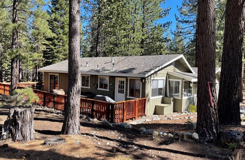 North Upper Truckee House | South Lake Tahoe, Tahoe Paradise, The Perfect Location Getaway !