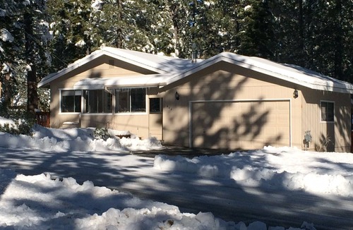 North Upper Truckee House | South Lake Tahoe, Tahoe Paradise, The Perfect Location Getaway !