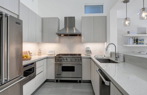 The Mesa House | South Palm Springs Modern - 2 lux ensuites, private pool and spa! garage, gated!