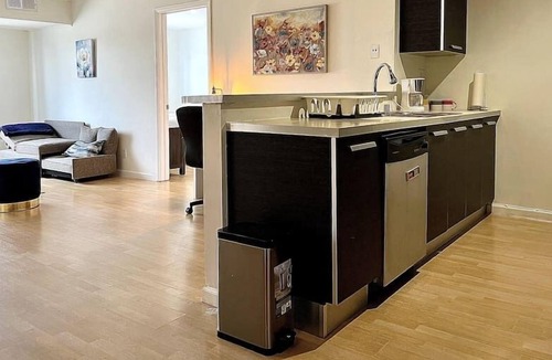 Canoga Park Apartment | Spacious 2 Master Bedroom Apartment in Canoga Park
