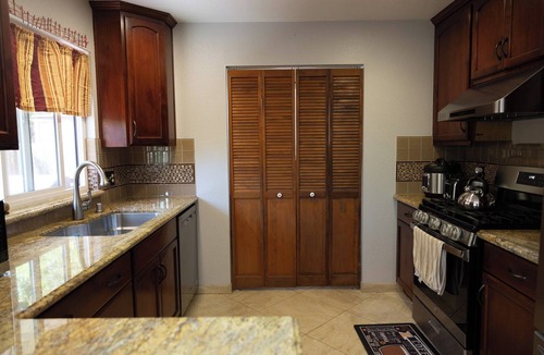 Castro Valley House | Spacious,2300 sqft,3BR/2.5BA Entire Castro Valley Home. 1 California King,3Queen