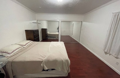 Oakland House | Spacious 2Bedroom House 1Bath in the Heart of the Bay. Minutes from attractions.