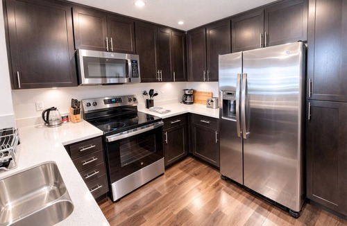 Westwood Apartment | Spacious 2BR/2BA Near UCLA & Westwood 30+ Night Rental Pool, Gym & Parking