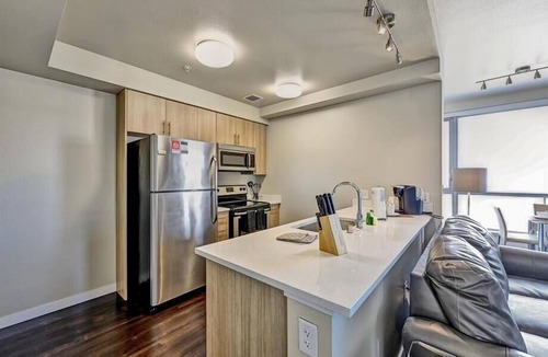 Downtown San Jose Apartment | Spacious 2BR | Full Kitchen | Laundry | Pool | Gym