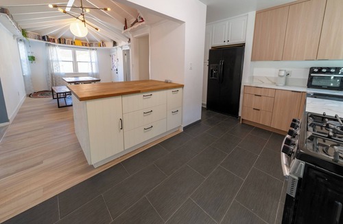 Lake Balboa House | Spacious 3-bedroom house in tranquil LA, Big Backyard and Recording Studio