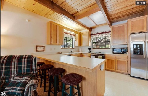 Mi-Wuk Village Cabin | Spacious 3BR Mi Wuk Cabin | Deck, Grill & More