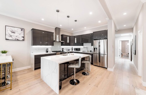Bayview House | Spacious 4-bedroom townhome in enchanting San Francisco with AC