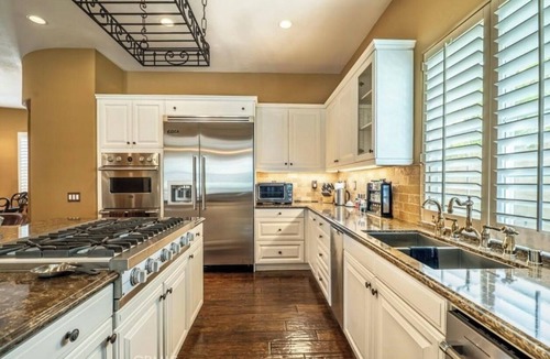 Valencia House | Spacious 4-bedroom house in excellent Santa Clarita with AC