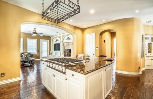 Valencia House | Spacious 4-bedroom house in excellent Santa Clarita with AC