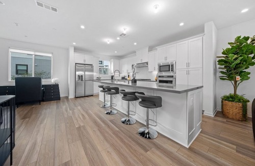 Santa Ana House | Spacious 4-bedroom house with AC, WiFi in beautiful Santa Ana