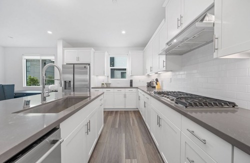 Santa Ana House | Spacious 4-bedroom house with AC, WiFi in beautiful Santa Ana