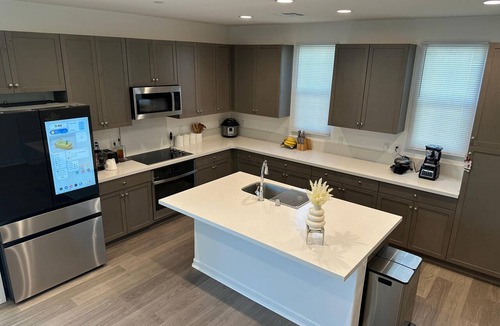 Fontana House | Spacious 4-bedroom house in peaceful Fontana with AC