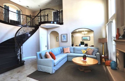 Silver Strand House | Spacious 4-bedroom house in Oxnard,CA BEACHSIDE BEACHFRONT