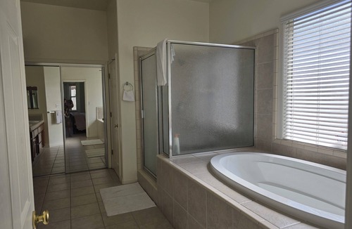 Pumpkin Center House | Spacious 4-bedroom house in tranquil Bakersfield with AC