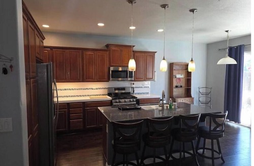 Pumpkin Center House | Spacious 4-bedroom house in lovely Bakersfield with AC