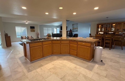 Carson City House | Spacious 4-bedroom house in Carson City on Golf Course, close to Tahoe and Reno.