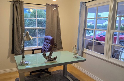 Encino House | Spacious 4-bedroom house in terrific Los Angeles with AC