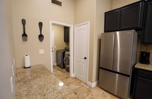 Fresno House | Spacious 4BR Home – Modern Comfort & Ideal Location in Fresno, CA