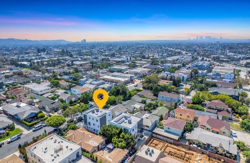 Mid City House | Spacious 4BR LA Getaway with Parking and Fast Wi-Fi