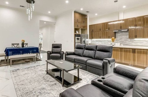 Lodi House | Spacious 4BR Lodi Retreat | Pet-Friendly