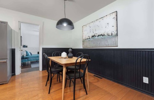 Raisin House | Spacious 4BR Near Fresno State & Save Mart