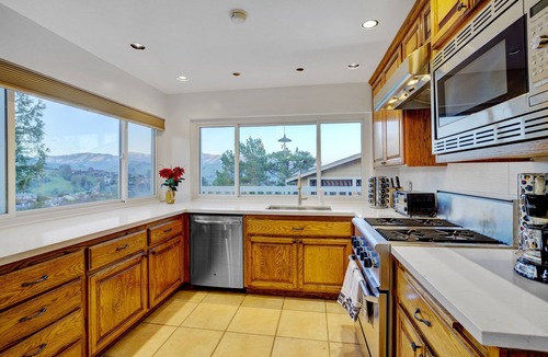 San Rafael House | Spacious 5 BD/3.5 BA Home w/Nature Views, BBQ & Billiards!