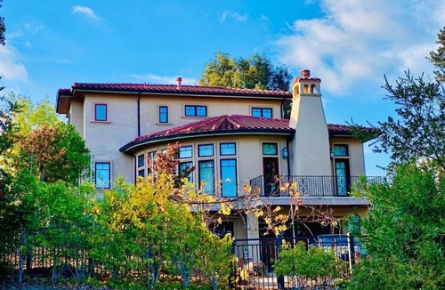 Los Altos Hills House | Spacious 5-bedroom country house in tranquil Los Altos Hills