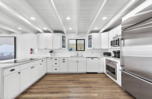 Capistrano Beach House | Spacious 5-bedroom Beachfront Home on Beach Road! STR24-0030