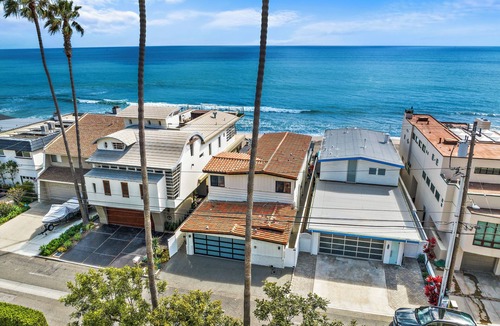 Capistrano Beach House | Spacious 5-bedroom Beachfront Home on Beach Road! STR24-0030